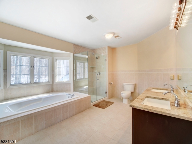 POETS PEAK - Residential