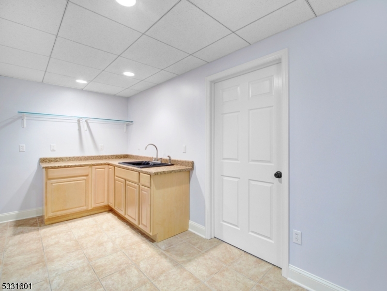 POETS PEAK - Residential