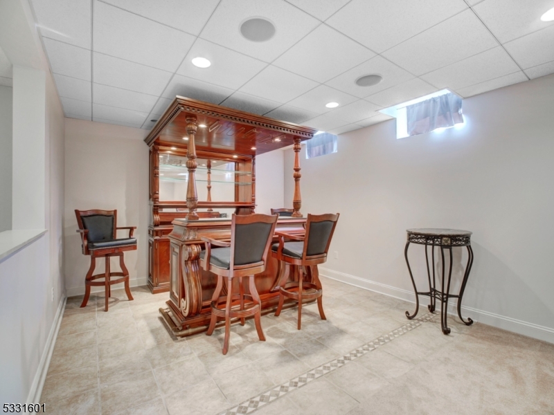 POETS PEAK - Residential