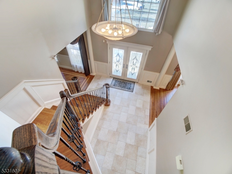 POETS PEAK - Residential