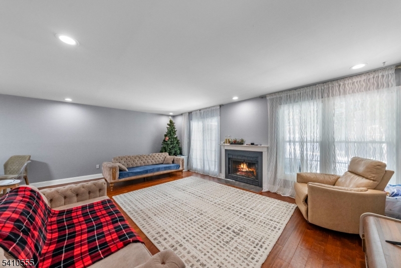 The Pointe At Stoneview - Residential