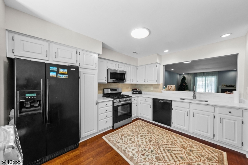 The Pointe At Stoneview - Residential