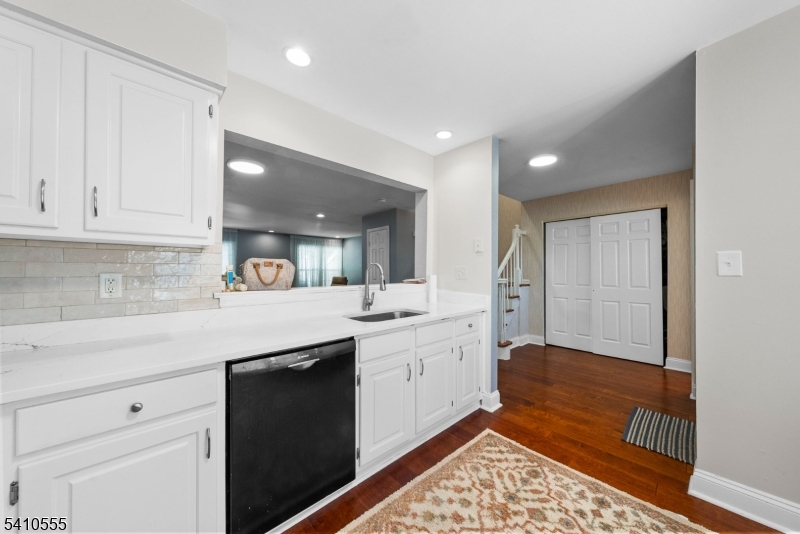 The Pointe At Stoneview - Residential