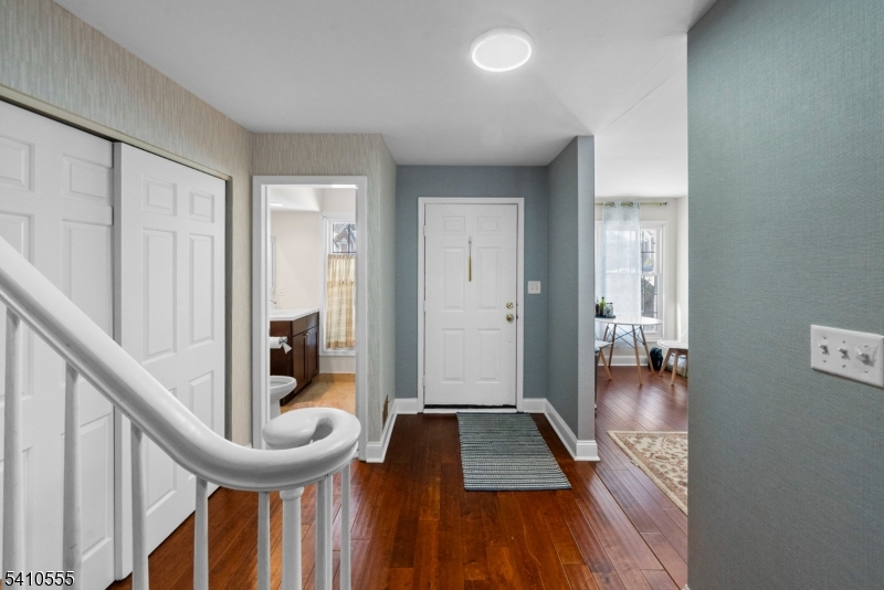 The Pointe At Stoneview - Residential