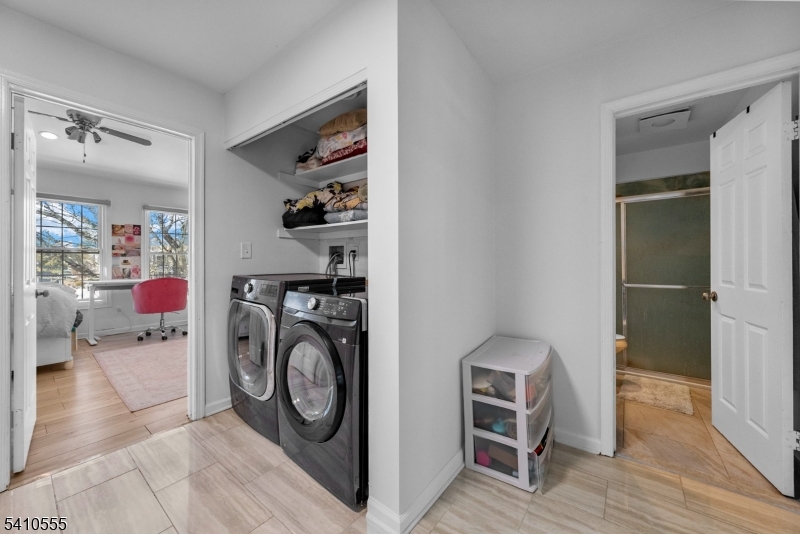 The Pointe At Stoneview - Residential