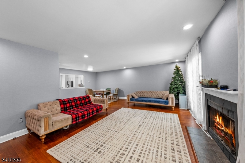 The Pointe At Stoneview - Residential