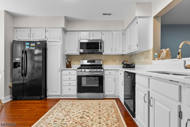 The Pointe At Stoneview - Residential