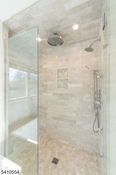 Ironia - Residential