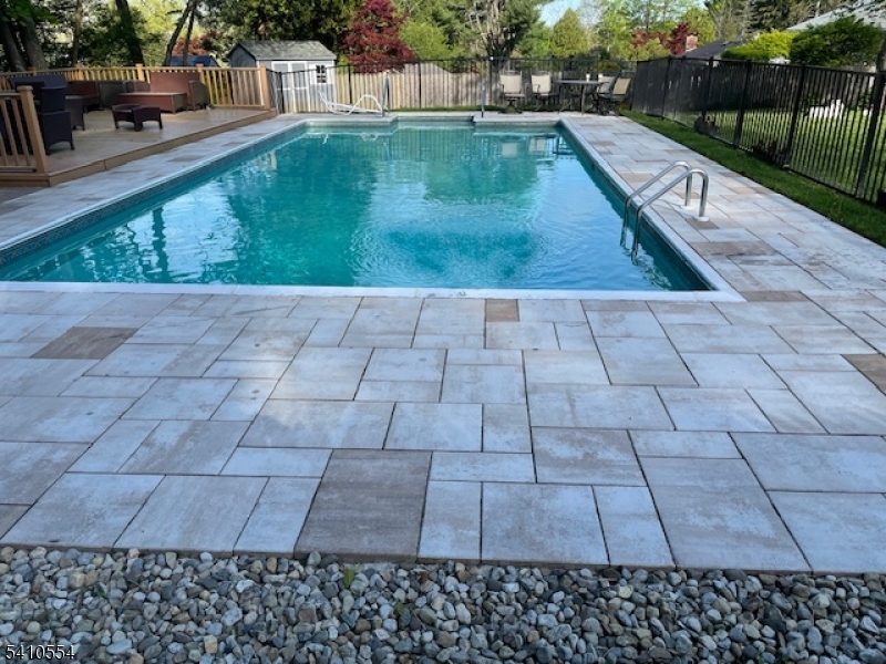 Ironia - Residential