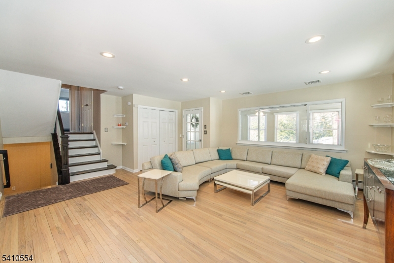 Ironia - Residential