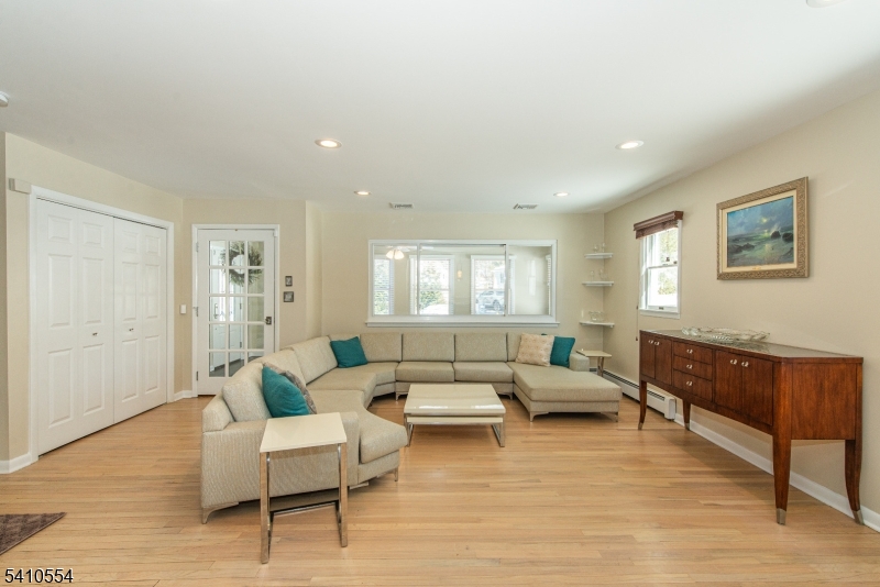 Ironia - Residential