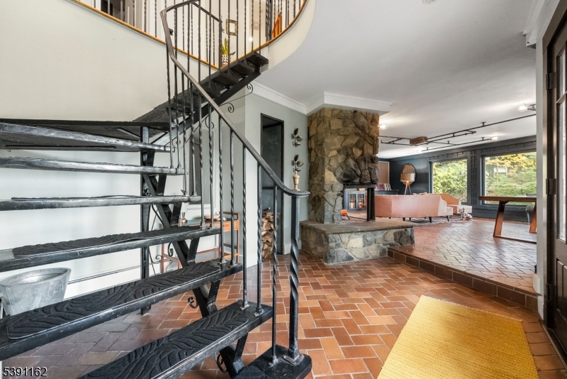 Cupsaw Lake - Residential