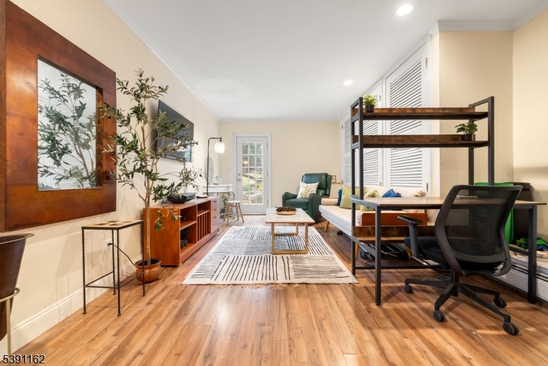 Cupsaw Lake - Residential