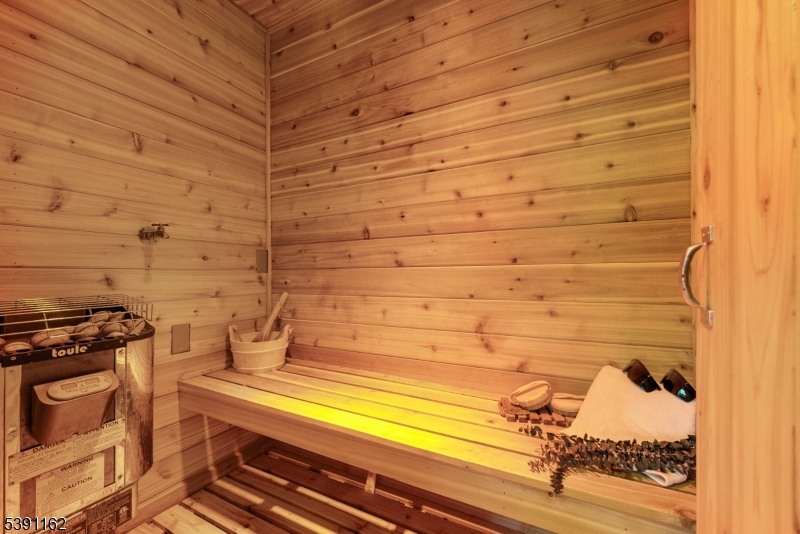 Cupsaw Lake - Residential