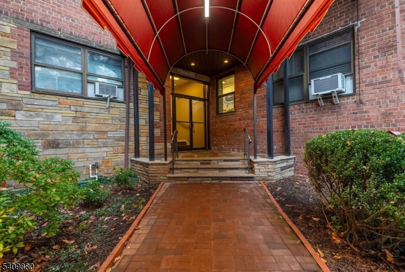 Briar Hall - Residential