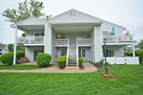 76 Village Green Rd Bedminster Twp. NJ 07921