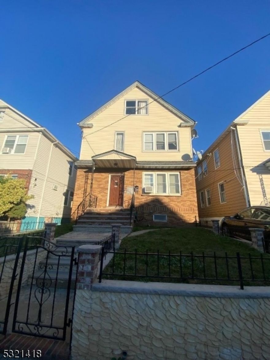 An excellent opportunity to reside in a recently renovated 2-bedroom apartment, 1 full bathroom in the desirable North Elizabeth area has arisen! This FIRST-BACK floor unit features a prepaid laundry facility in the basement, adding to your convenience. The location boasts proximity to an array of amenities such as shops, banks, parks, the North Elizabeth train station and more. Additionally, ample street parking is available for residents. sorry no pets, no smoking.