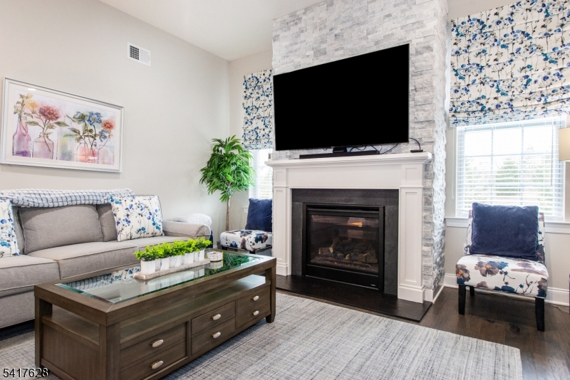 Regency at Flanders - Residential