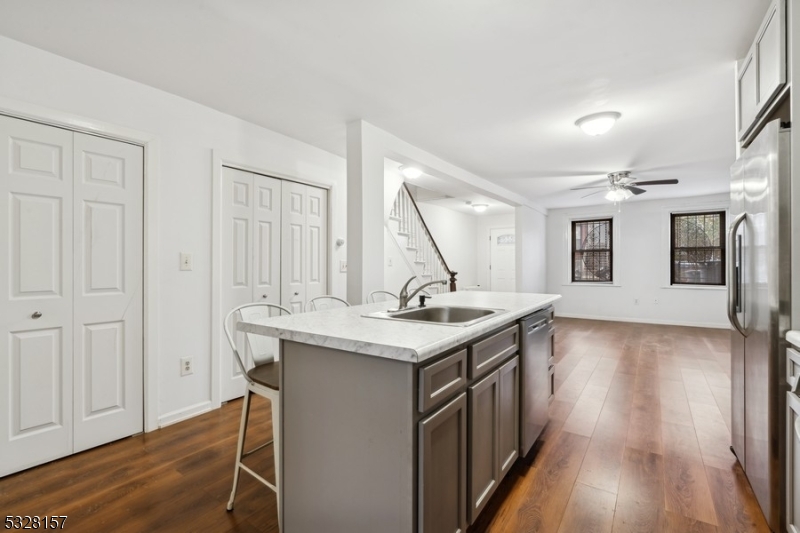 Jersey City, New Jersey 07304, United States, 3 Bedrooms Bedrooms, ,3 BathroomsBathrooms,Residential,Active,26982