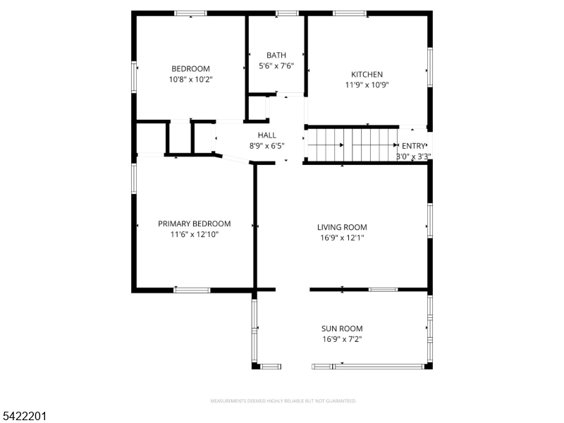 Main image without alt text