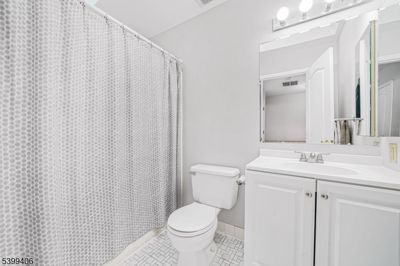 Highview At Hawthorne - Residential