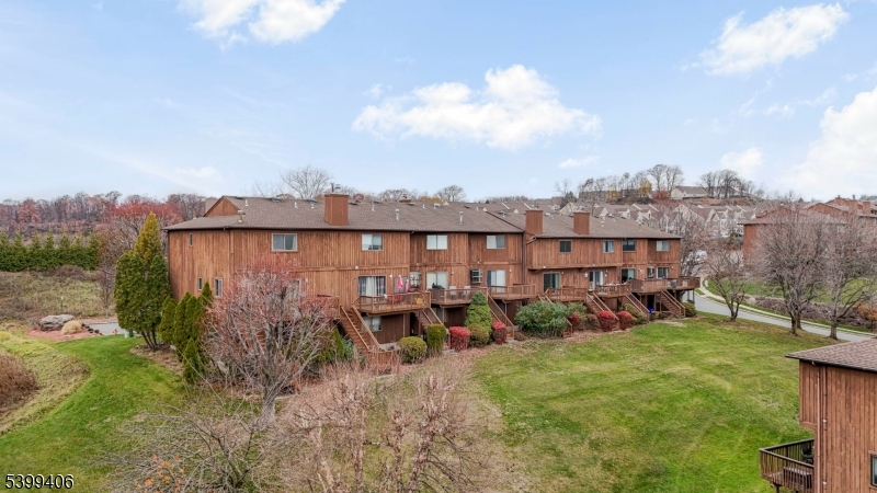 Highview At Hawthorne - Residential