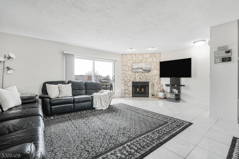 Highview At Hawthorne - Residential