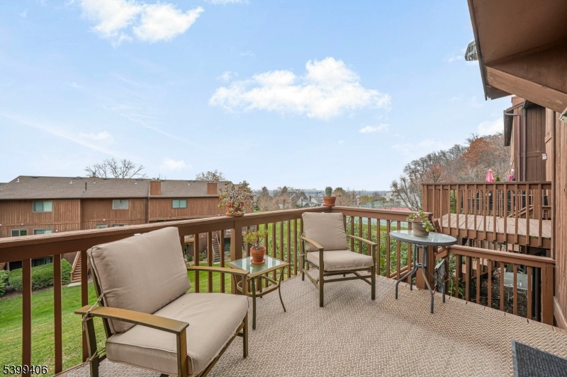 Highview At Hawthorne - Residential