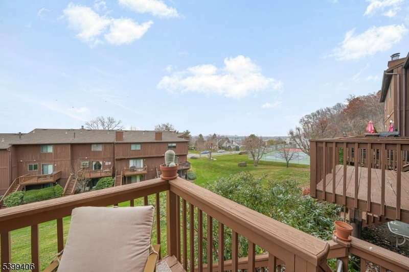 Highview At Hawthorne - Residential