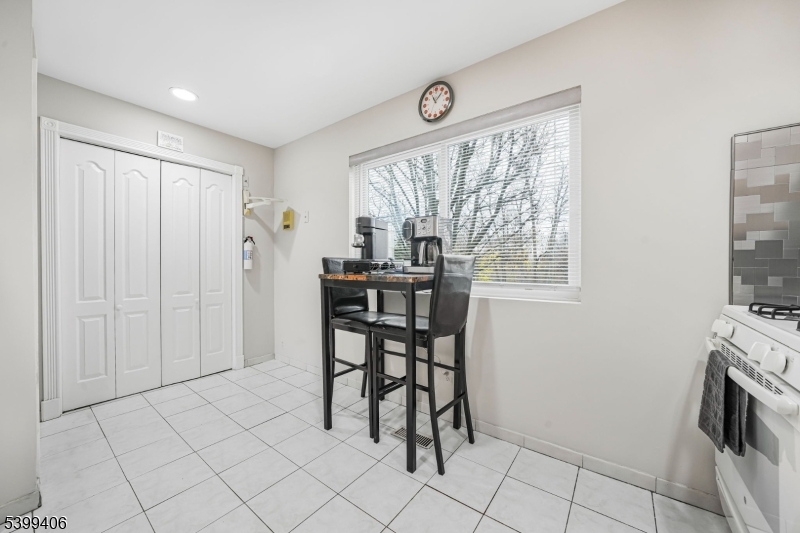 Highview At Hawthorne - Residential