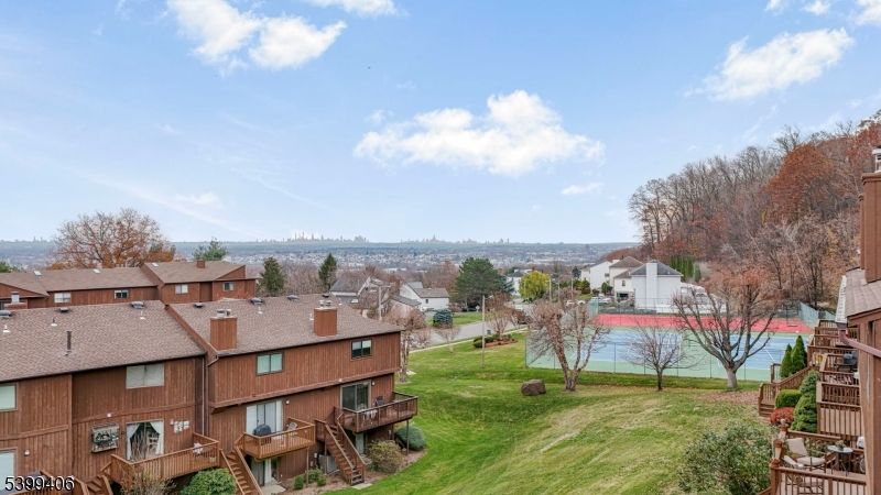 Highview At Hawthorne - Residential