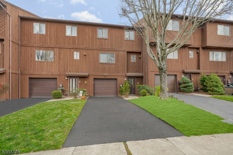 Highview At Hawthorne - Residential