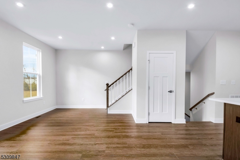 Mountain Ridge - Residential Lease