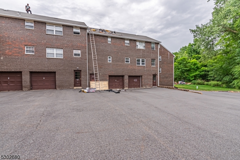 Mountainview Manor - Residential