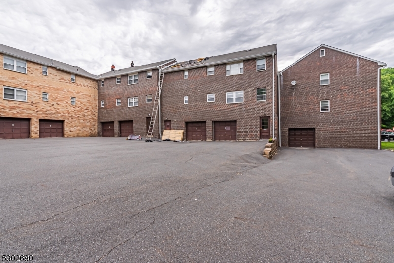 Mountainview Manor - Residential