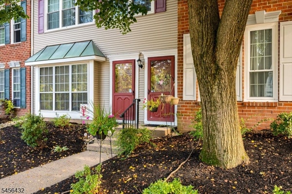118 EDWARD DR, FRANKLIN PARK, NJ 08823 - Image e152dd194592a56662d548cfde9503e6/3662995790