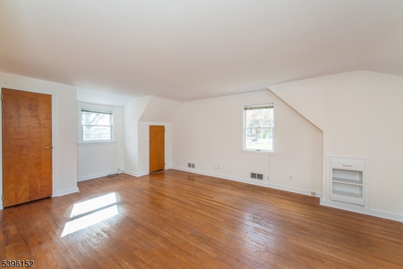 Oak View - Residential Lease