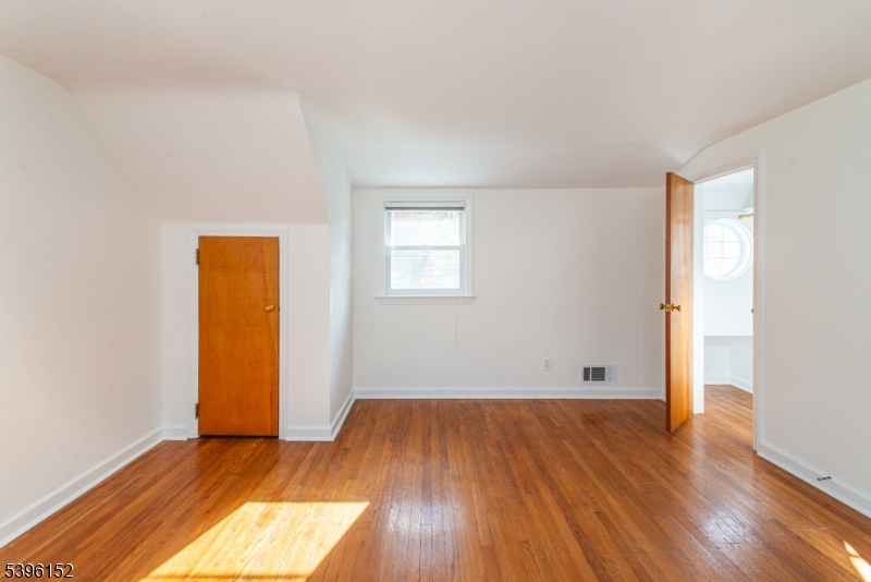 Oak View - Residential Lease