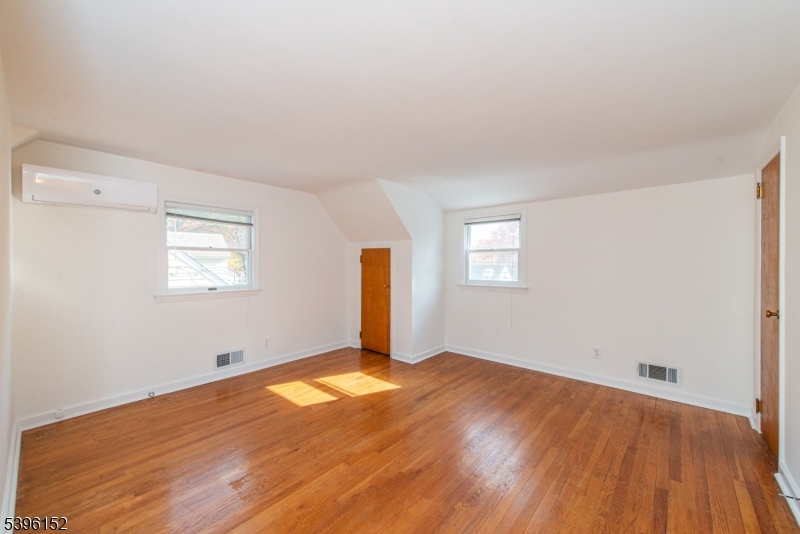 Oak View - Residential Lease