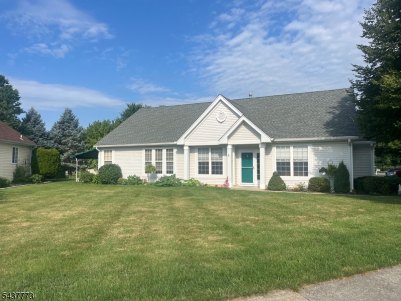 Photo 1 of 14 — 9 Buckingham Cir, White Twp., NJ 07823