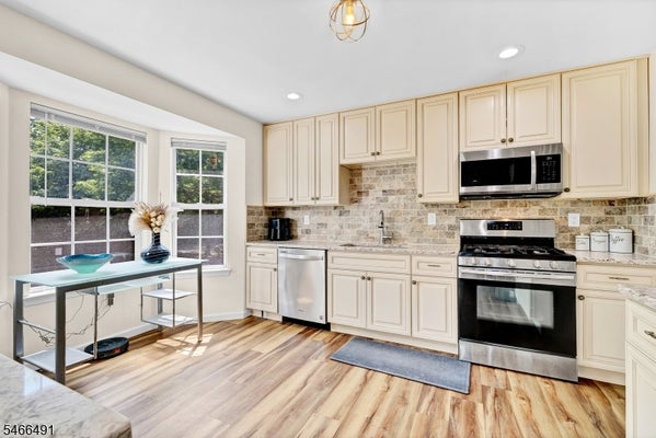 810 PLYMOUTH RD, NORTH BRUNSWICK, NJ 08902 - Image e18c10afb793bc480f2a1ceedebc6c44/3338888465