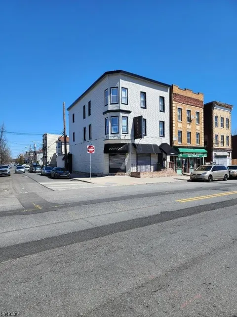 MLS: 3955931