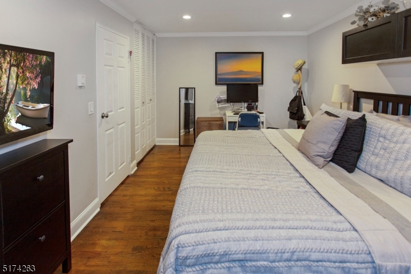 Oak Court - Residential