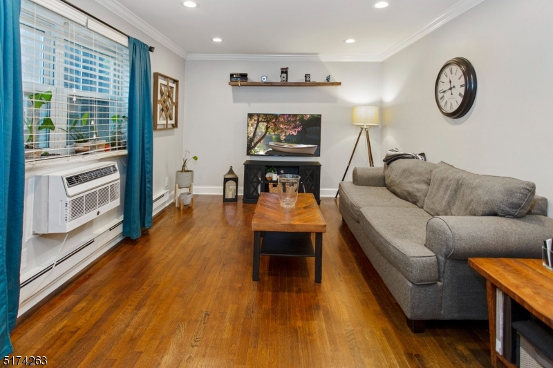 Oak Court - Residential