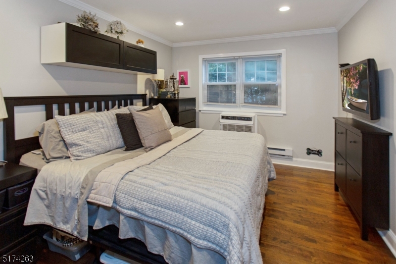 Oak Court - Residential