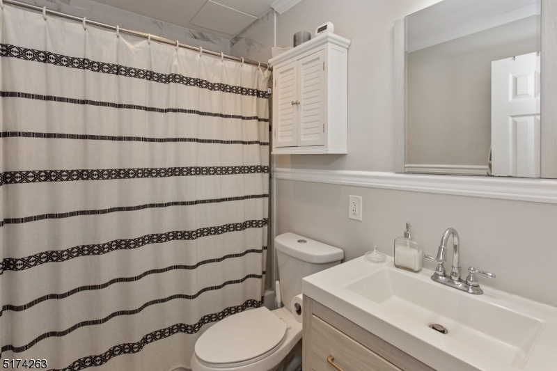 Oak Court - Residential