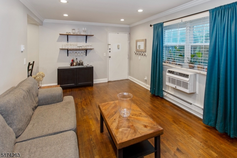 Oak Court - Residential