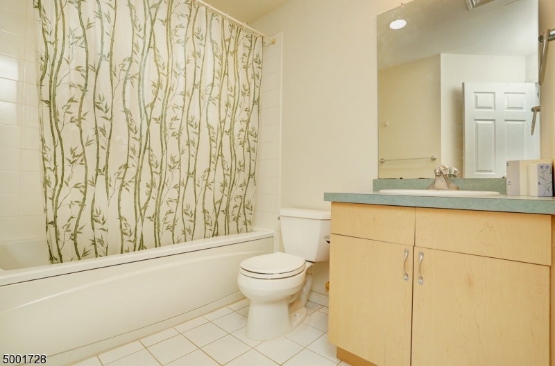 Glenmont Commons - Residential Lease