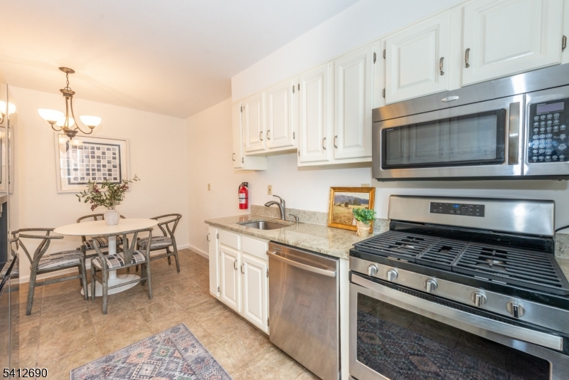 Gateway Manor - Residential