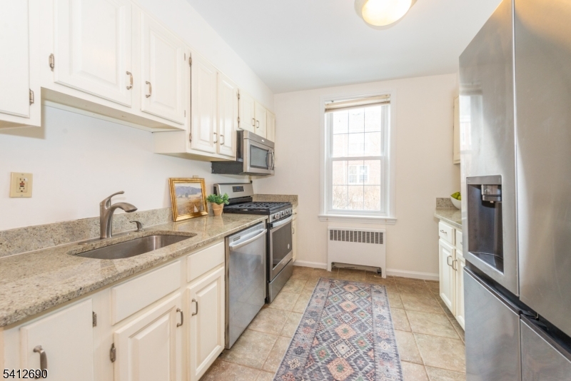 Gateway Manor - Residential